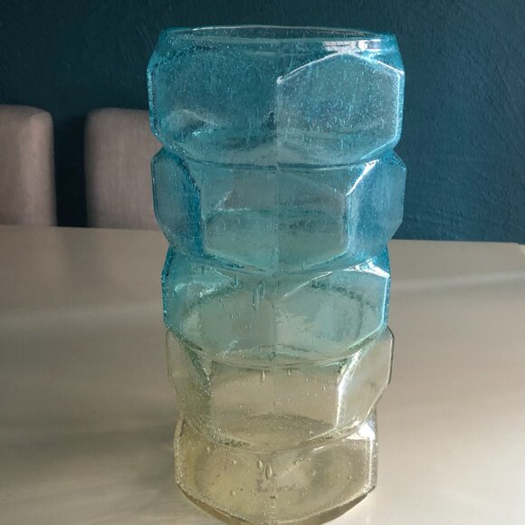 COPY - A Multicolor Glass Table Vase to Brighten up any room! - Picture 6 of 6